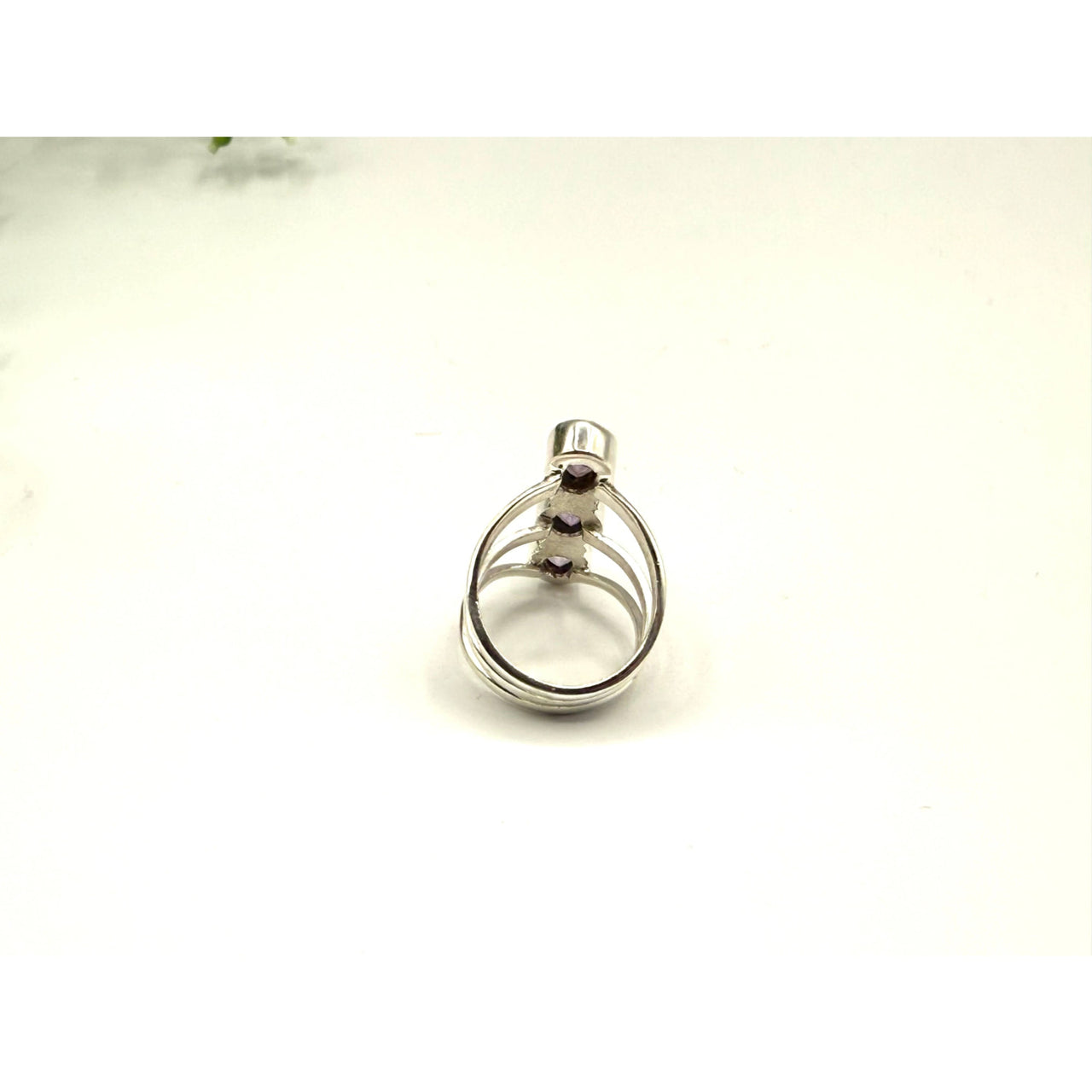 Amethyst faceted 3-stone 925 silver ring with tree design LV9502