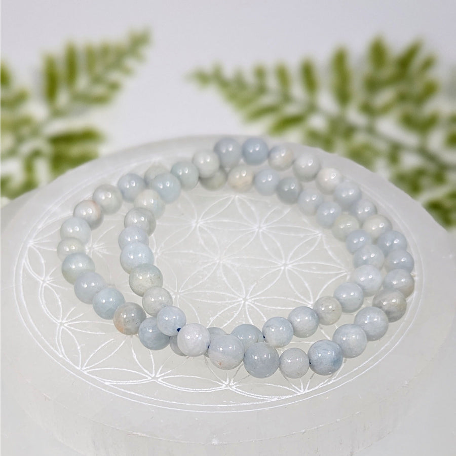 Aquamarine 7-inch 6mm light blue white jade bead bracelet BC0939