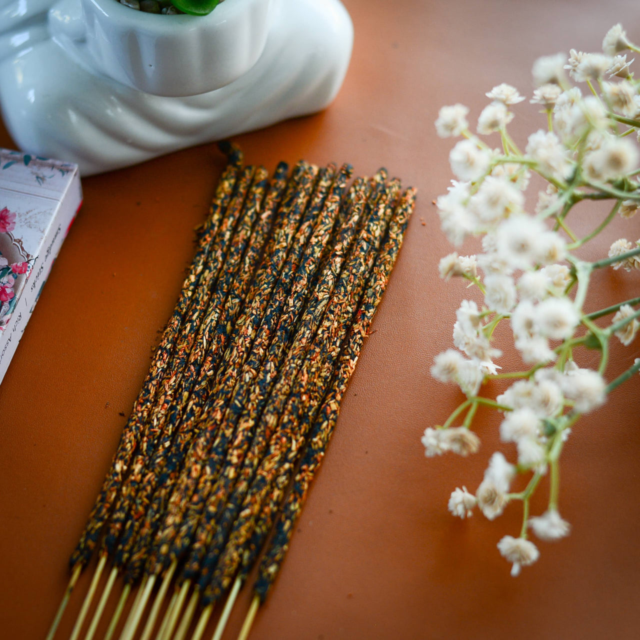 Frankincense Smudge Incense: 16 golden-brown speckled sticks with green flecks