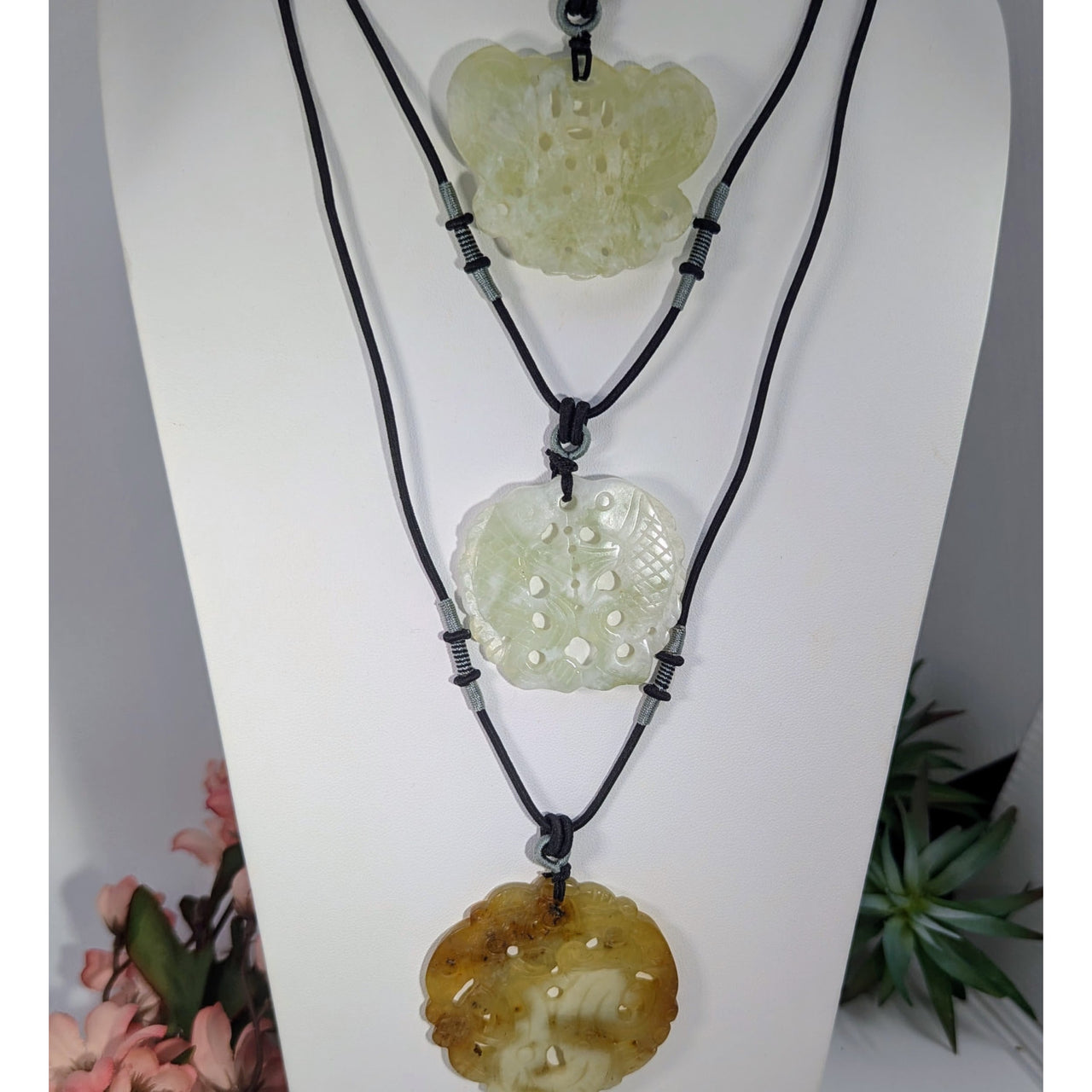 Jadeite Necklace 16 26’’ Chinese Carved Medallion #LV9453