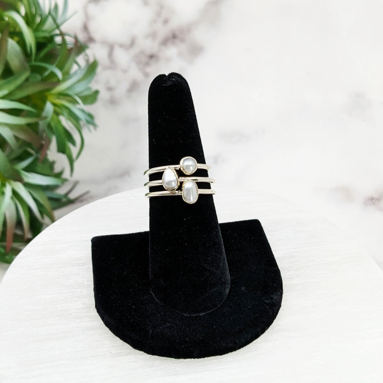 White gold ring with a small pearl from the Pearl Polished Sterling Silver collection