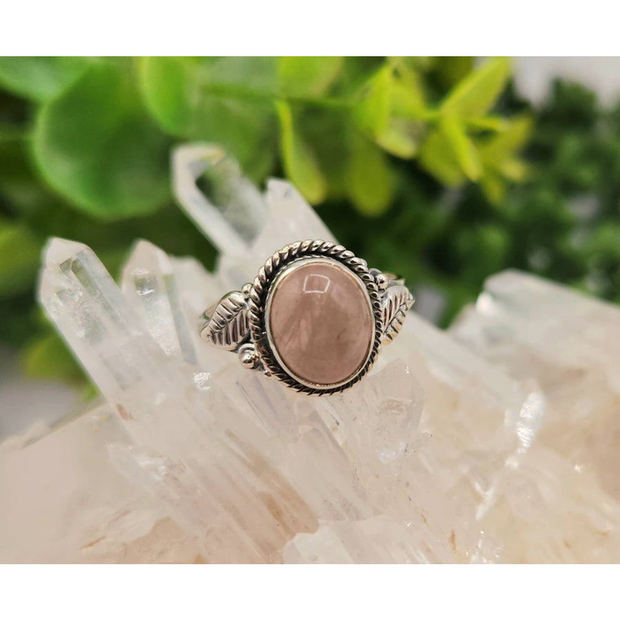 Oval Rose Quartz Ring made of Sterling Silver 925 from LV4226 collection